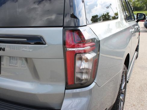 Used 2024 Chevrolet Suburban Z71 w/ Luxury Package AWD/4WD image 36