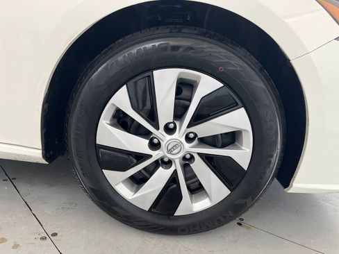 Used 2024 Nissan Altima 2.5 S FWD image 16