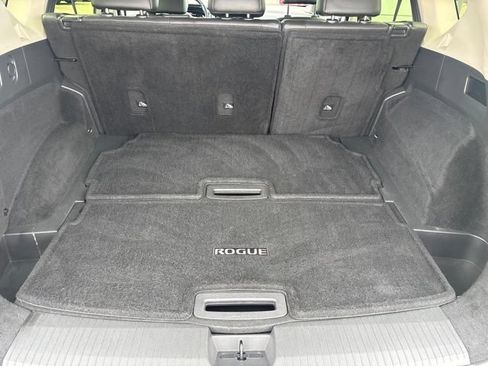 Used 2023 Nissan Rogue Platinum FWD image 29