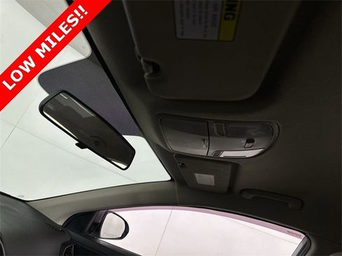 Used 2019 Hyundai Elantra SE image 19