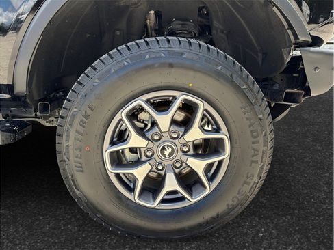 Used 2023 Ford Bronco Badlands AWD/4WD image 13