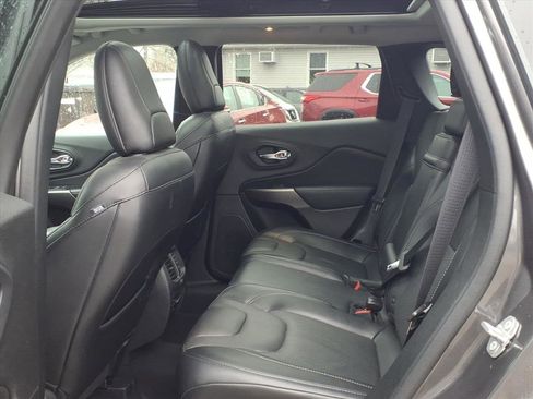 Used 2019 Jeep Cherokee Limited image 15