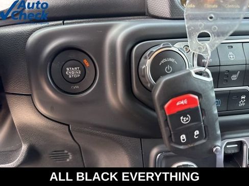 Used 2023 Jeep Wrangler Unlimited Sahara w/ Cold Weather Group AWD/4WD image 39