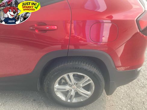 Used 2023 GMC Terrain SLE w/ Driver Convenience Package AWD/4WD image 3