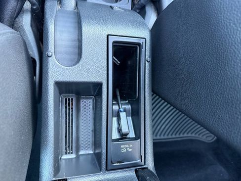 Used 2010 Volkswagen Jetta TDI FWD image 37