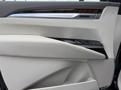 New 2026 Cadillac Escalade ESV Platinum Luxury AWD/4WD image 12
