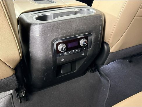 Used 2024 Chevrolet Suburban Premier RWD image 37