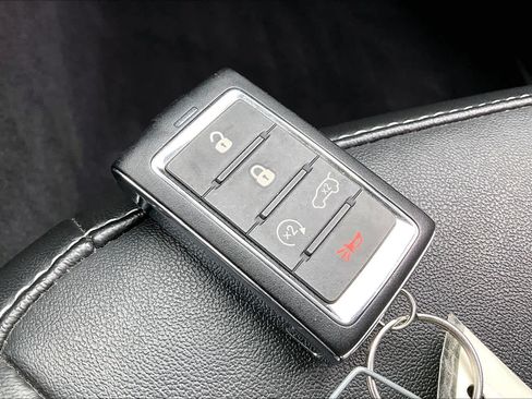 Used 2022 Jeep Grand Cherokee L Limited AWD/4WD image 15
