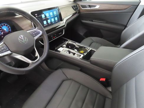 New 2025 Volkswagen Atlas SEL image 23