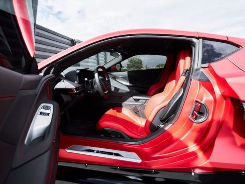 Used 2020 Chevrolet Corvette Stingray Coupe w/ 1LT image 32