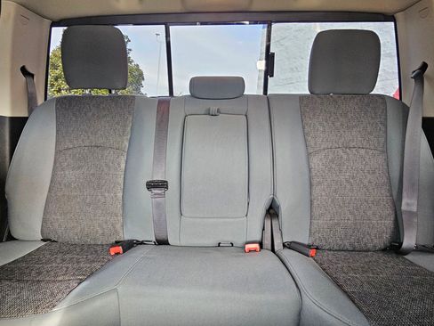 Used 2019 RAM 1500 Classic SLT w/ Luxury Group image 24