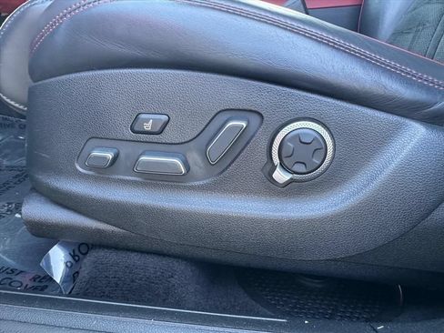 Used 2022 Genesis GV70 3.5T Sport w/ Sport Prestige Package AWD/4WD image 15