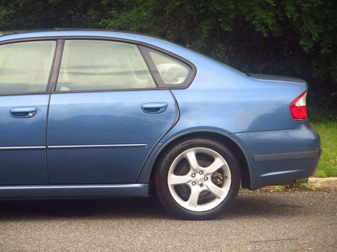 Used 2009 Subaru Legacy 2.5i Special Edition AWD/4WD image 15