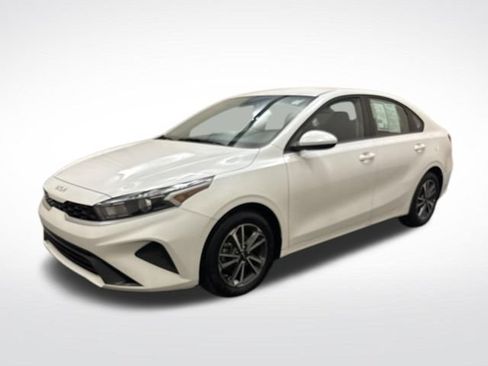 Certified 2024 Kia Forte LXS FWD image 1