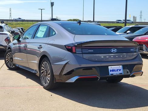 New 2026 Hyundai Sonata Limited FWD image 3