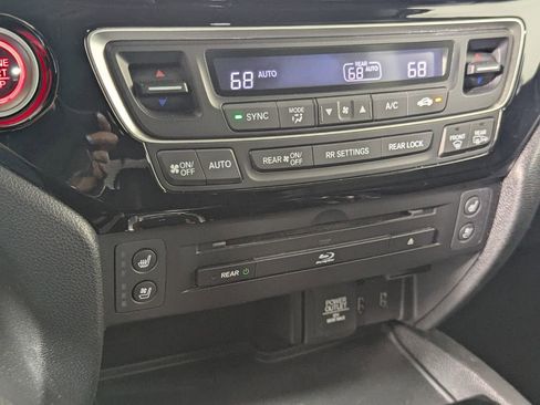 Used 2018 Honda Pilot Elite image 19