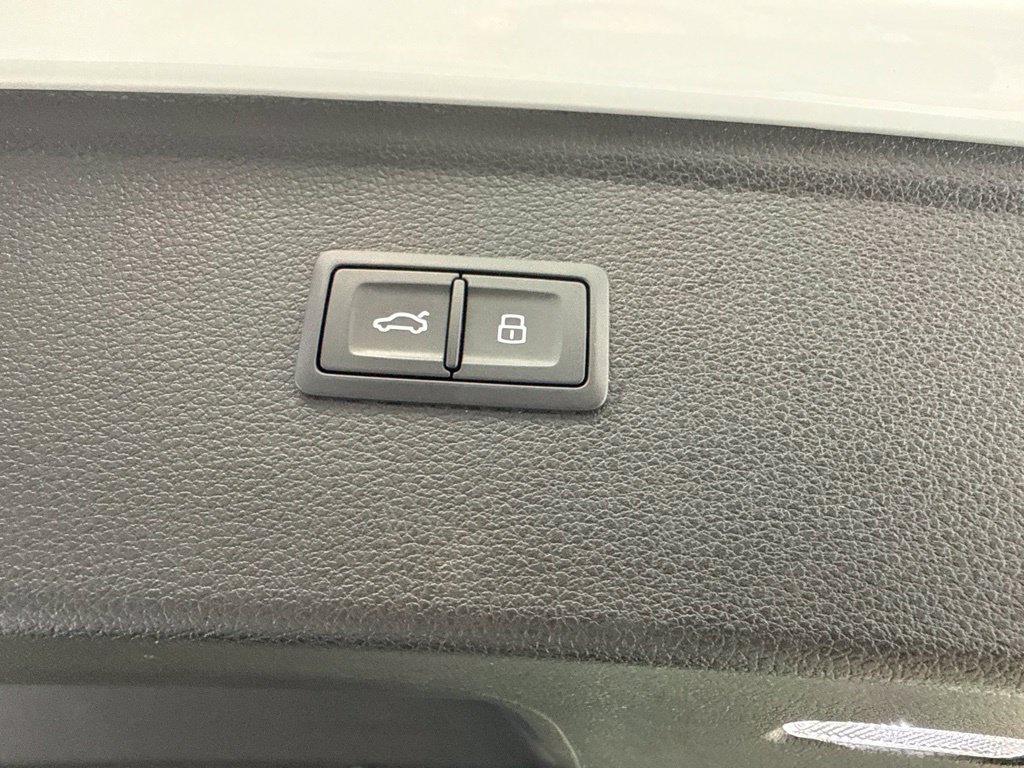 Used 2024 Audi Q5 2.0T Premium Plus w/ Premium Plus Package AWD/4WD image 25