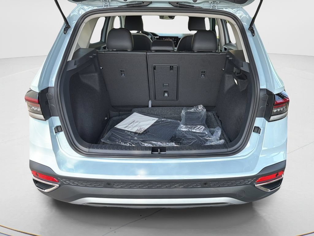 New 2026 Volkswagen Taos SE FWD image 33
