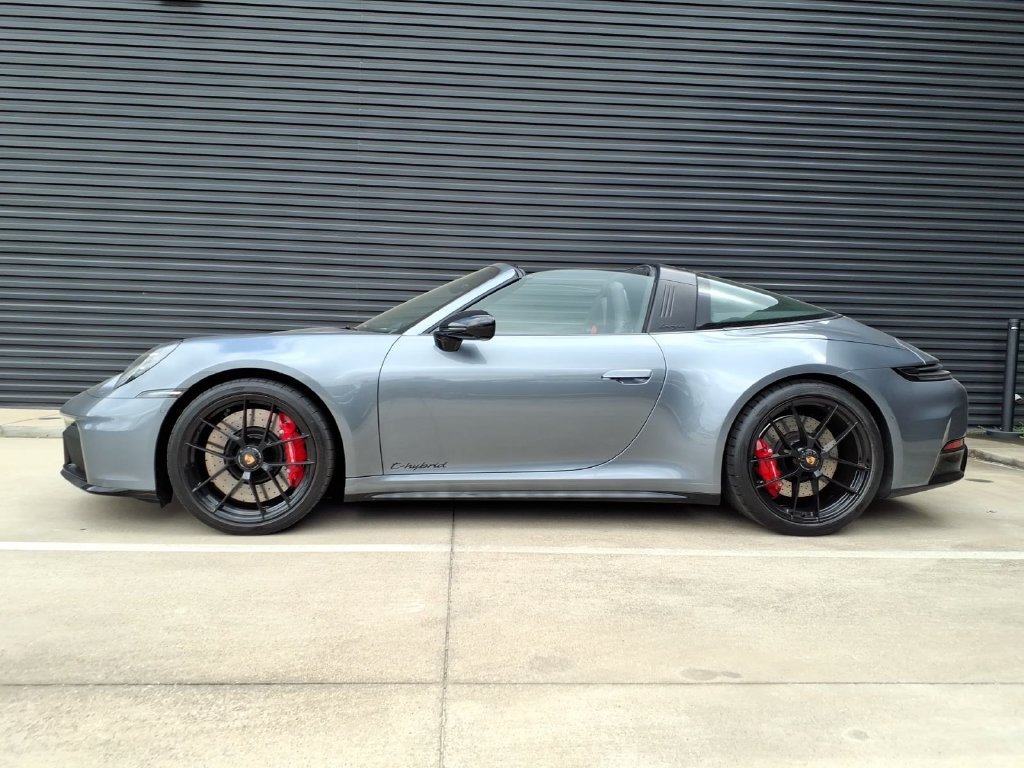 Certified 2026 Porsche 911 Targa 4 GTS AWD/4WD image 2