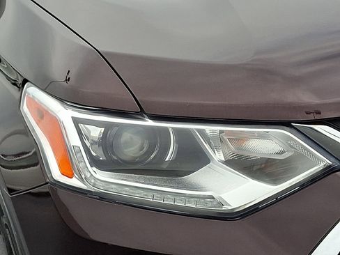 Used 2021 Chevrolet Traverse LT image 9