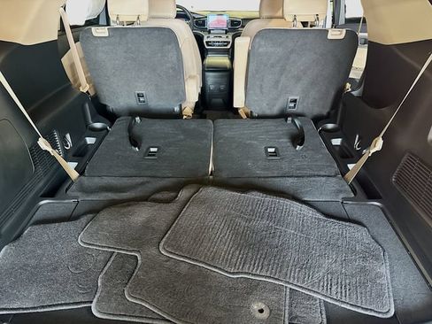 Used 2023 Ford Explorer XLT w/ Equipment Group 202A AWD/4WD image 27