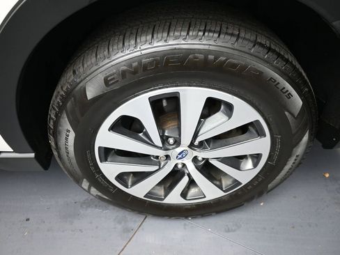 Used 2022 Subaru Outback Premium image 15