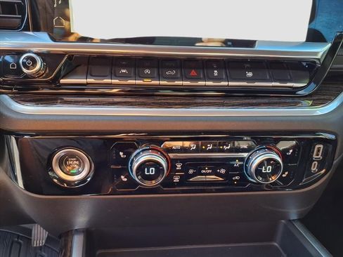 Used 2022 GMC Sierra 1500 Elevation w/ LPO, Elevation Black Package image 13