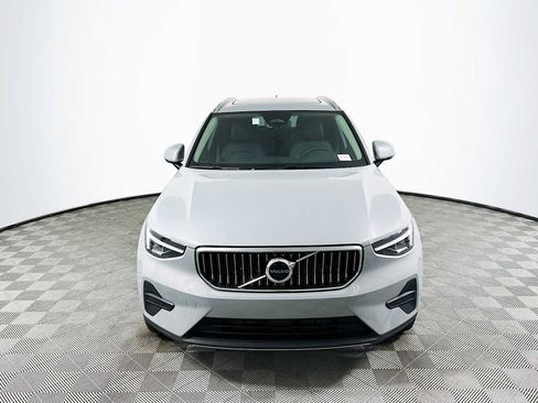 Used 2025 Volvo XC40 B5 Core w/ Climate Package image 2