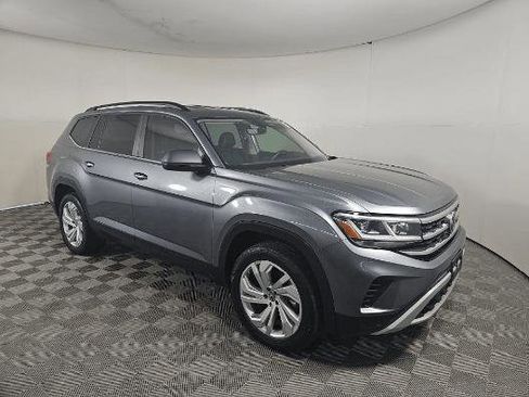 Used 2021 Volkswagen Atlas SE image 3