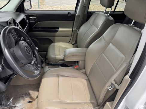 Used 2017 Jeep Patriot High Altitude AWD/4WD image 13