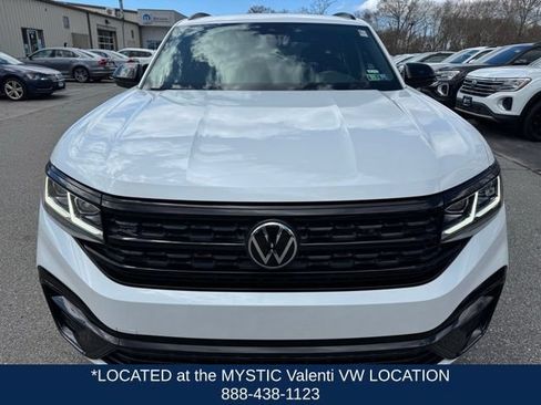 Certified 2023 Volkswagen Atlas Cross Sport SEL R-Line AWD/4WD image 2