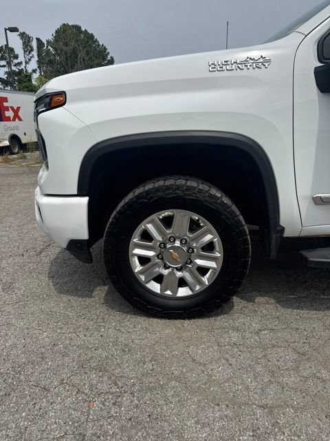 Used 2025 Chevrolet Silverado 3500 High Country w/ High Country Premium Package AWD/4WD image 9