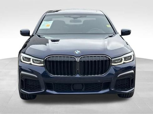 Certified 2022 BMW 750i xDrive w/ Luxury Rear Seating Package AWD/4WD image 13