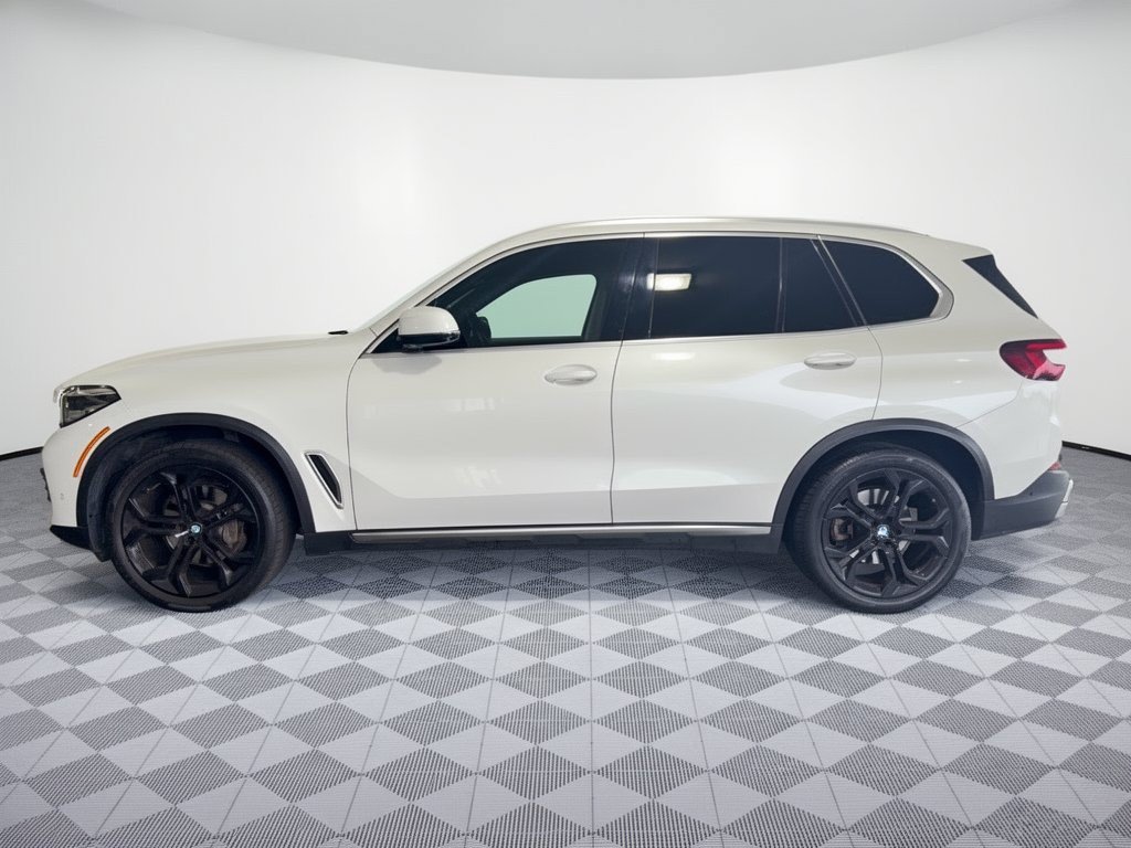 Used 2022 BMW X5 sDrive40i w/ Premium Package RWD image 2