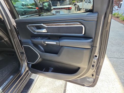 Used 2020 RAM 1500 Laramie AWD/4WD image 25