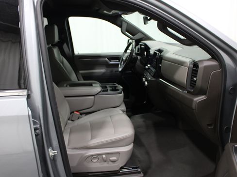 Used 2025 GMC Sierra 1500 SLT RWD image 24