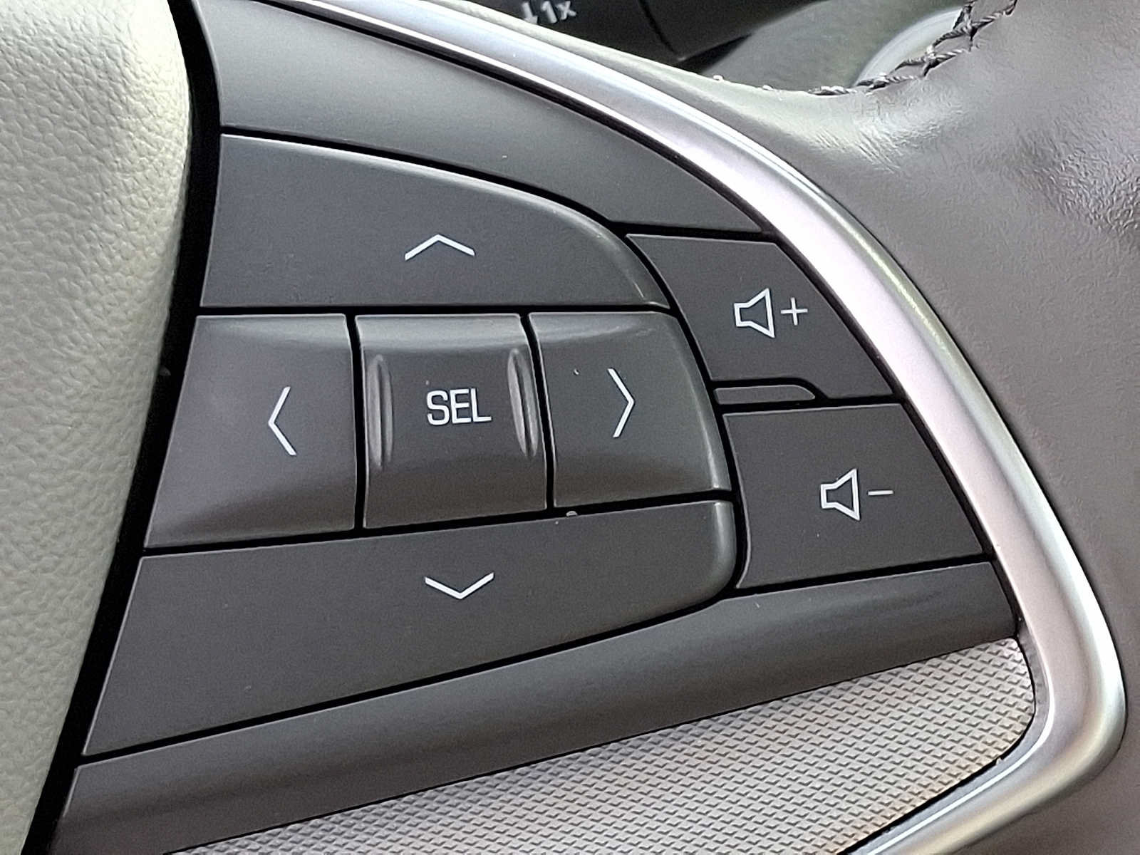 Used 2024 Cadillac XT5 Premium Luxury w/ LPO, Floor Liner Package AWD/4WD image 24