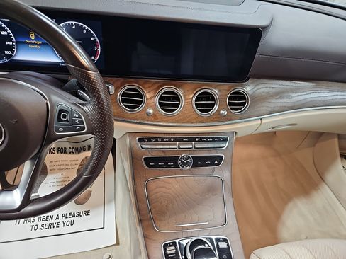 Used 2018 Mercedes-Benz E 400 4MATIC Sedan image 20