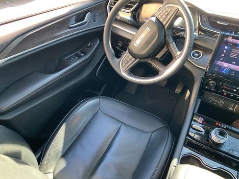 Used 2022 Jeep Grand Cherokee Limited 4xe image 23