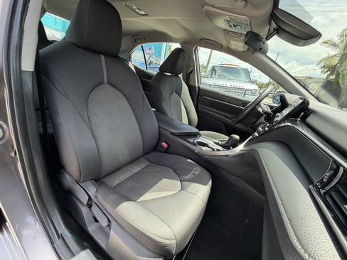 Used 2022 Toyota Camry LE FWD image 15