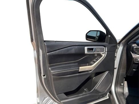 Used 2022 Ford Explorer XLT w/ Equipment Group 202A image 20