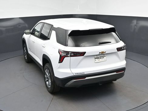 New 2026 Chevrolet Equinox LT w/ Convenience Package II FWD image 34