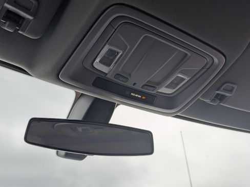 Used 2020 GMC Sierra 1500 4x4 Crew Cab w/ Sierra Value Package image 28