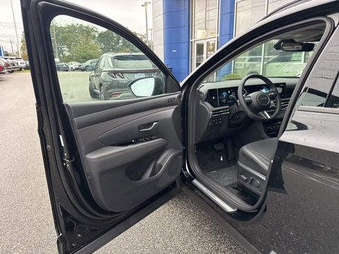 New 2025 Hyundai Tucson Limited image 10
