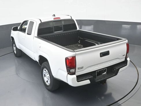 Used 2022 Toyota Tacoma SR image 44