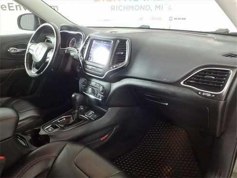 Used 2020 Jeep Cherokee Trailhawk w/ Cold Weather Group image 18