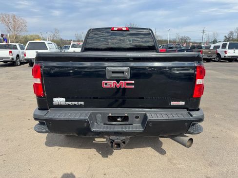Used 2016 GMC Sierra 2500 SLT w/ All-Terrain HD Package AWD/4WD image 4