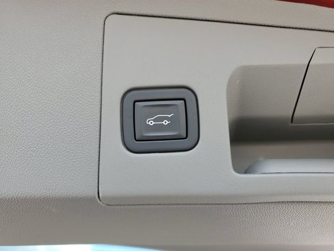 Used 2023 Cadillac XT5 Premium Luxury w/ LPO, Floor Liner Package AWD/4WD image 29
