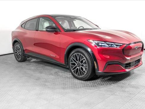 Used 2024 Ford Mustang Mach-E Premium image 9