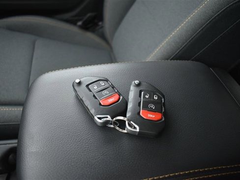 Used 2025 Jeep Wrangler Unlimited Sahara AWD/4WD image 19